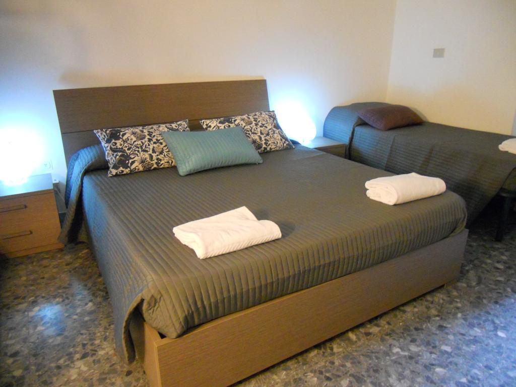 Aloha Rome 2 Hotel Room photo